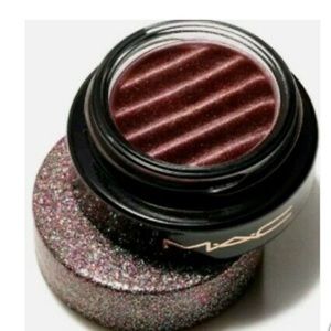 MAC  SPELLBINDER SHADOW in STAIRS TO THE STARS